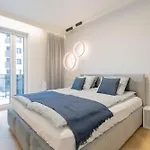 Blue Ceglana - Free Parking - Self Check-in Apartmán